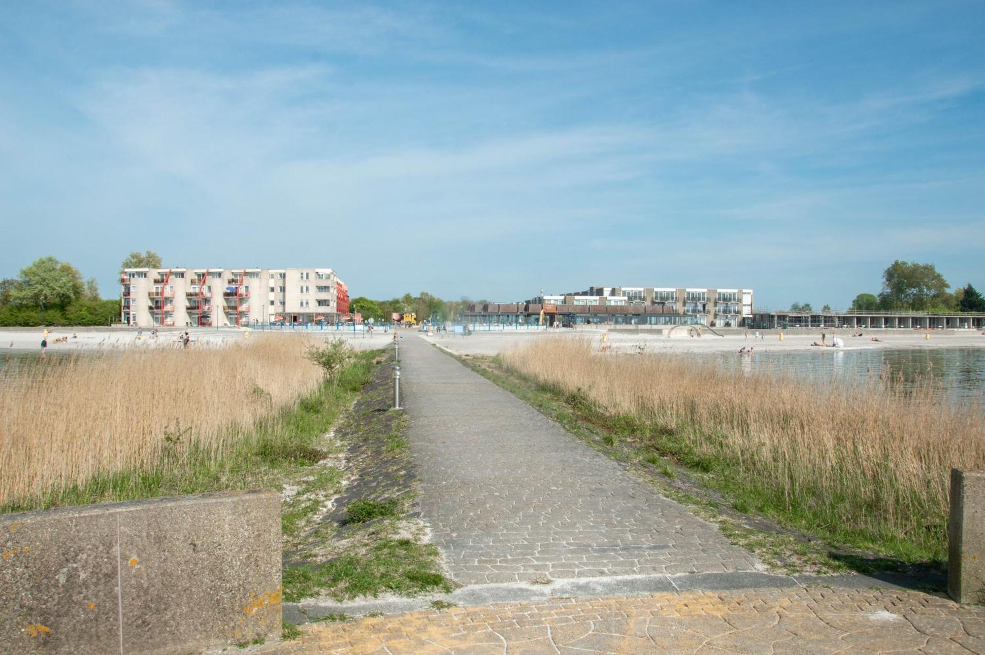 Zuiderzeestate 35, Prachtig Appartement Aan Het Ijsselmeer Makkum Exterior photo